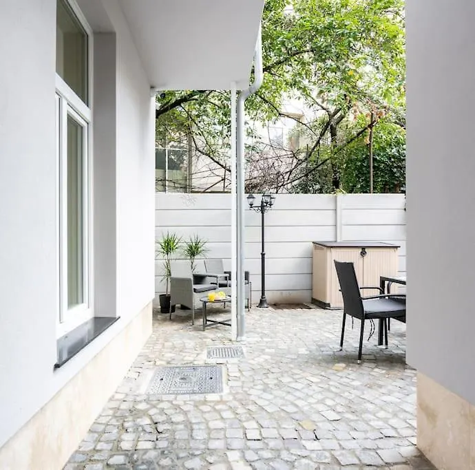 Berthelot King'S Apartment With Courtyard Bucharest
