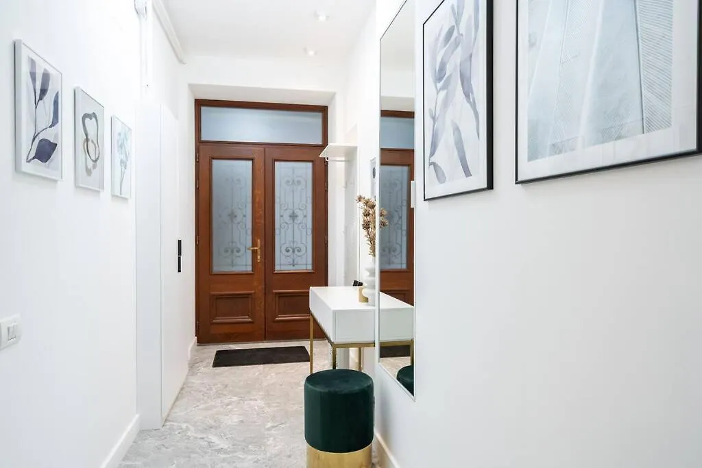 Berthelot King'S Apartment With Courtyard Bucharest