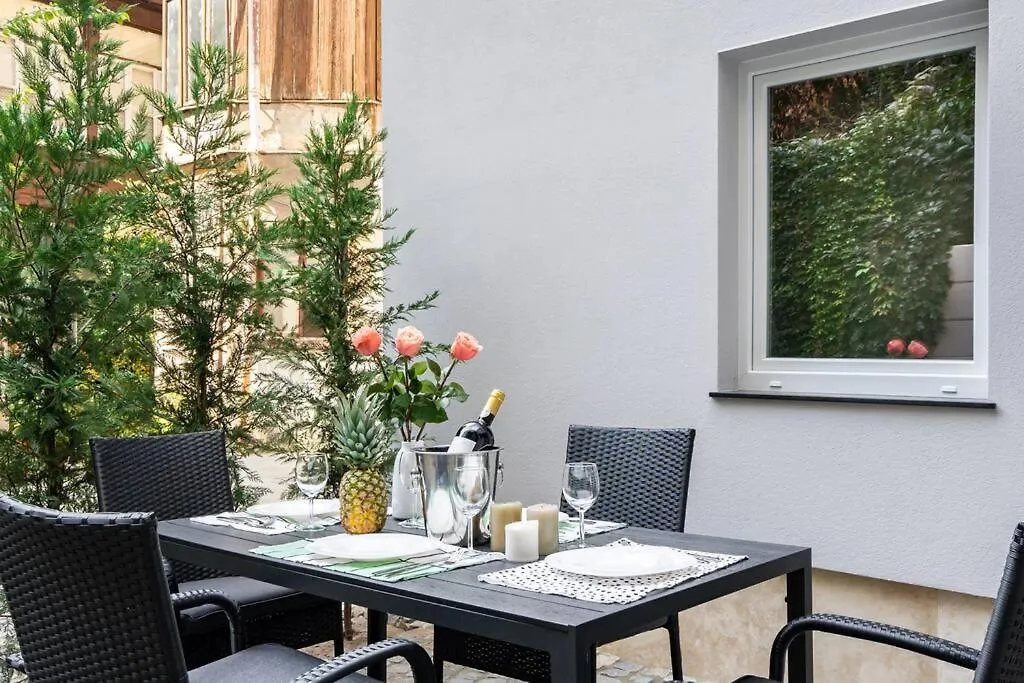 Berthelot King'S Apartment With Courtyard Bucharest